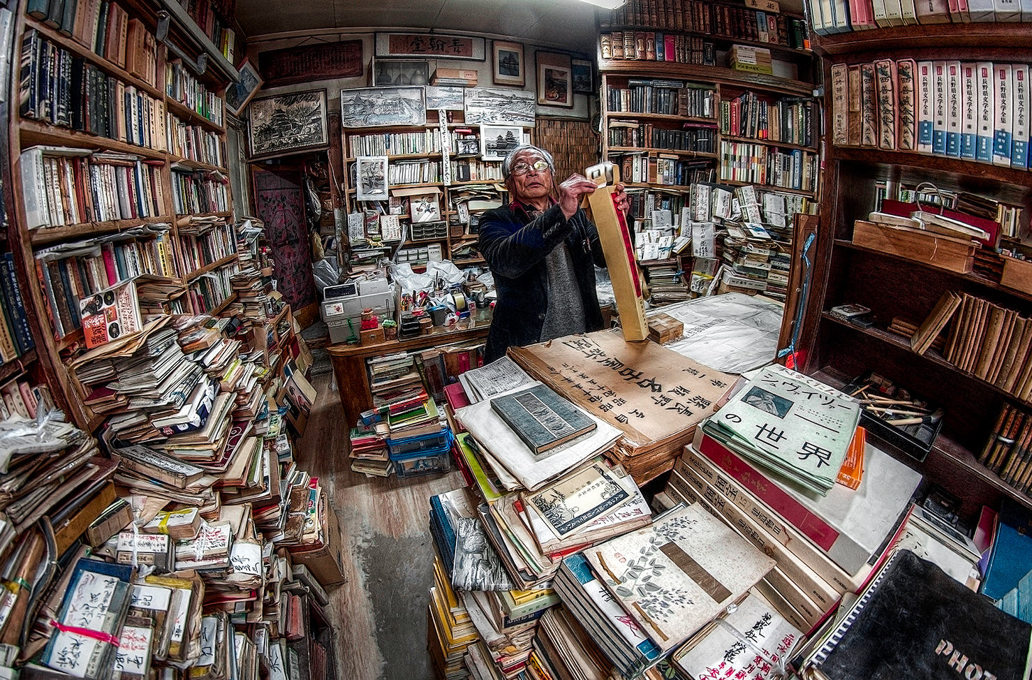 Seikando Bookstore, Man, Portrait, Fish Eyes, André Alessio,