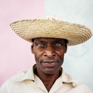 Remedios, Portrait, André Alessio, Graphylight, Photographe Montpellier, yeux verts, Chapeau