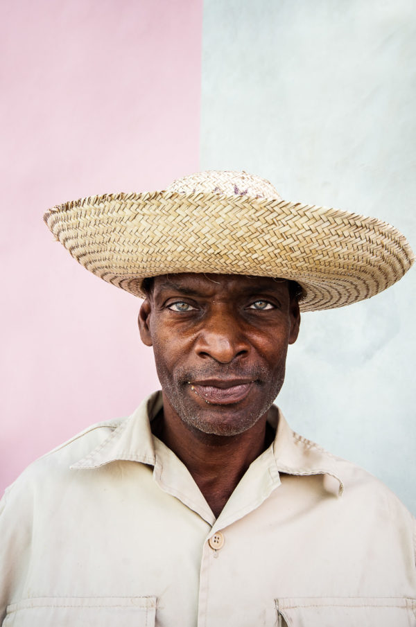 Remedios, Portrait, André Alessio, Graphylight, Photographe Montpellier, yeux verts, Chapeau